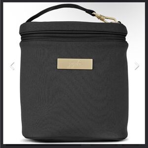 Jujube fuel cell Black Insulated Bottle Bag/Lunch
Bag new NWT